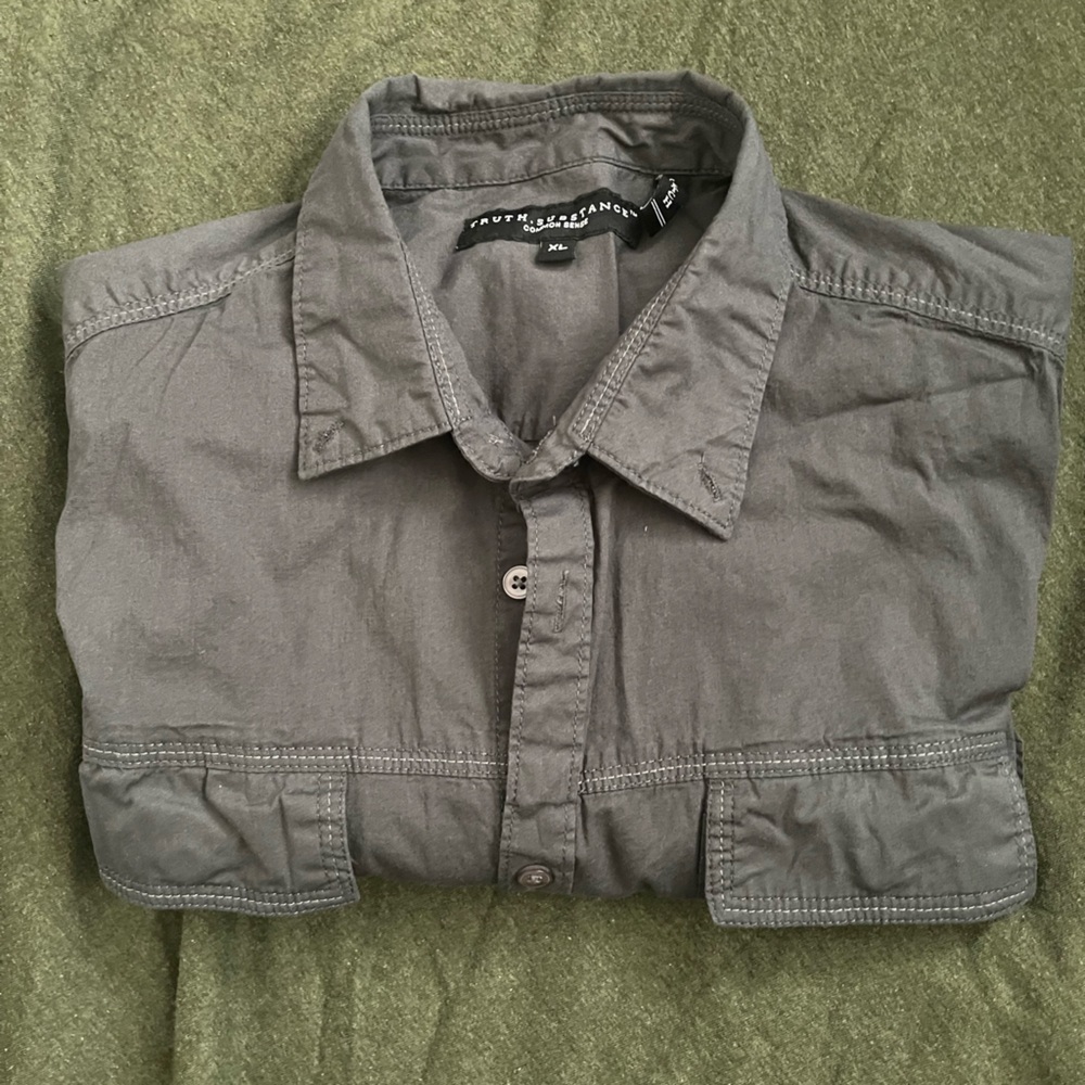 Casual Button-Down Shirt in Charcoal Gray